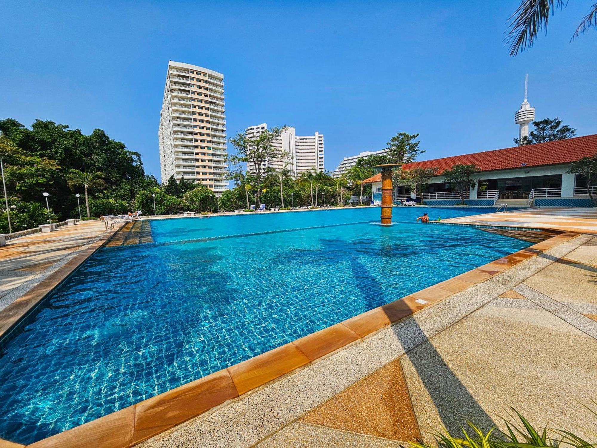 View Talay 5 Jomtien Beachfront Pattaya ภายนอก รูปภาพ