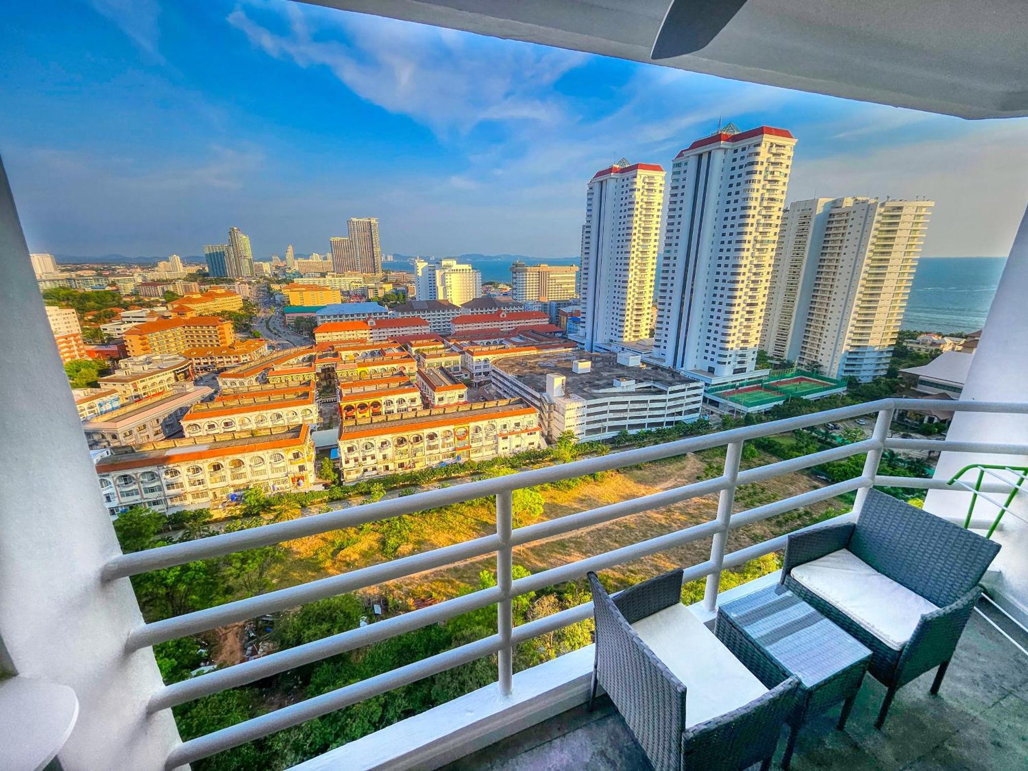 View Talay 5 Jomtien Beachfront Pattaya ภายนอก รูปภาพ