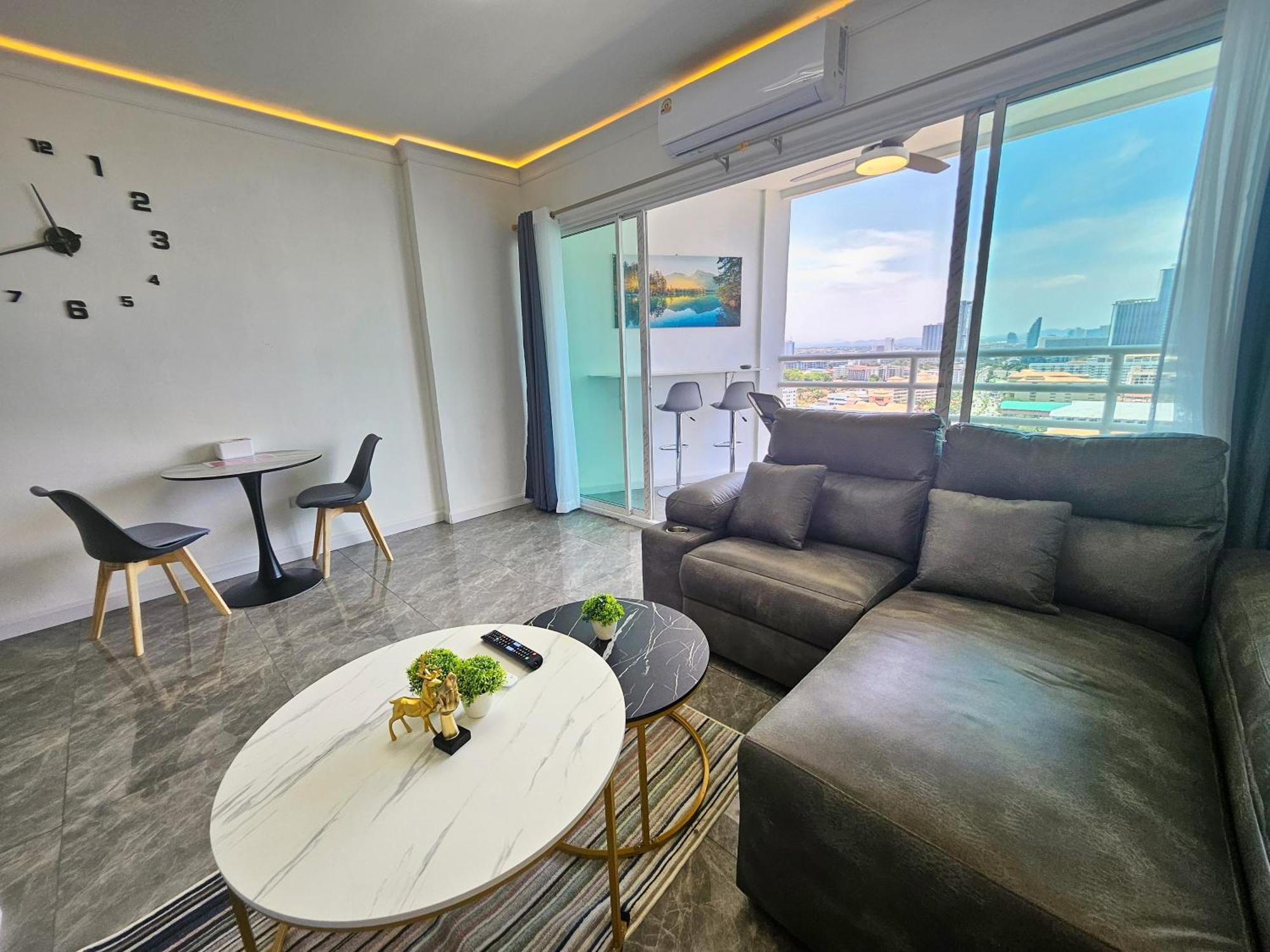 View Talay 5 Jomtien Beachfront Pattaya ภายนอก รูปภาพ